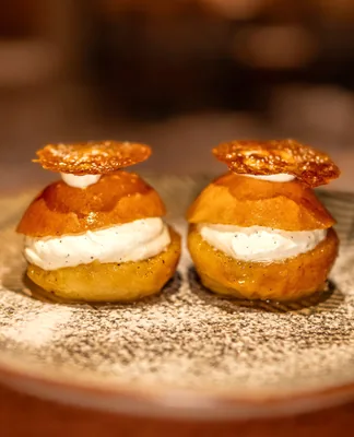 Couple Rum Baba